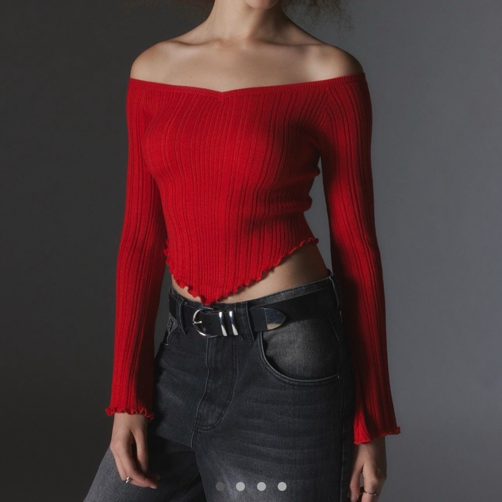 NEW UO Silence + Noise Tatiana Off-The-Shoulder Ribbed Sweater